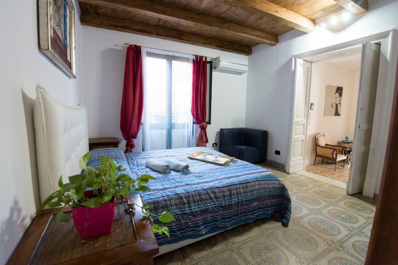 Suite Bellini Apartment Catania Bagian luar foto